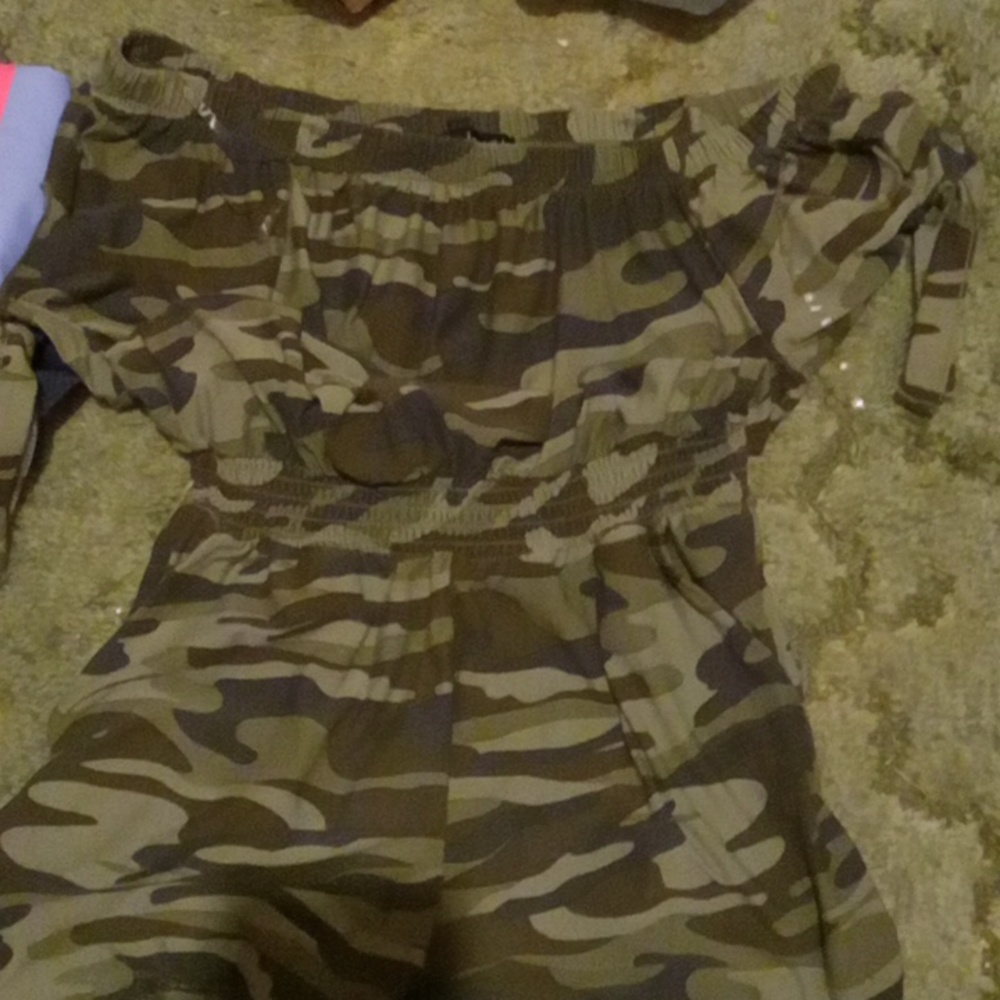 Derek heart camo shorts jump suit with pockets size medium